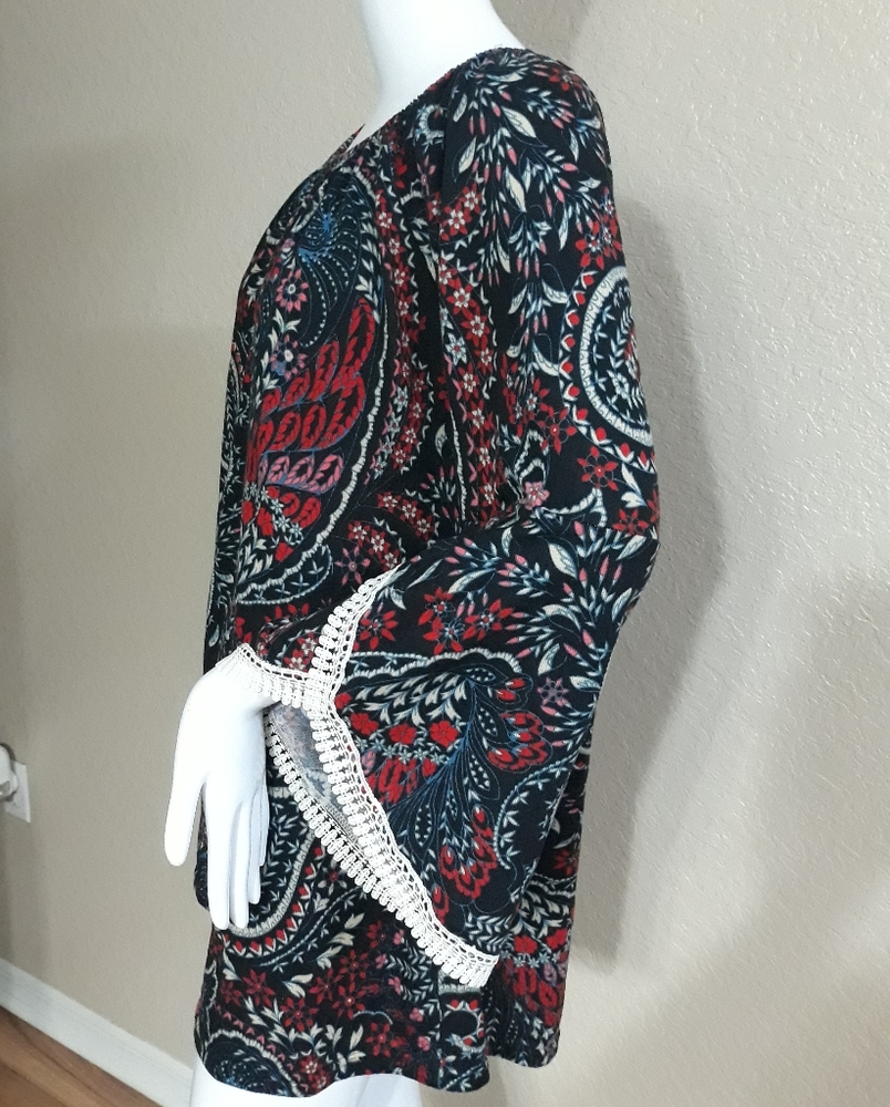 Win Win Tunic - Picture 7 of 10